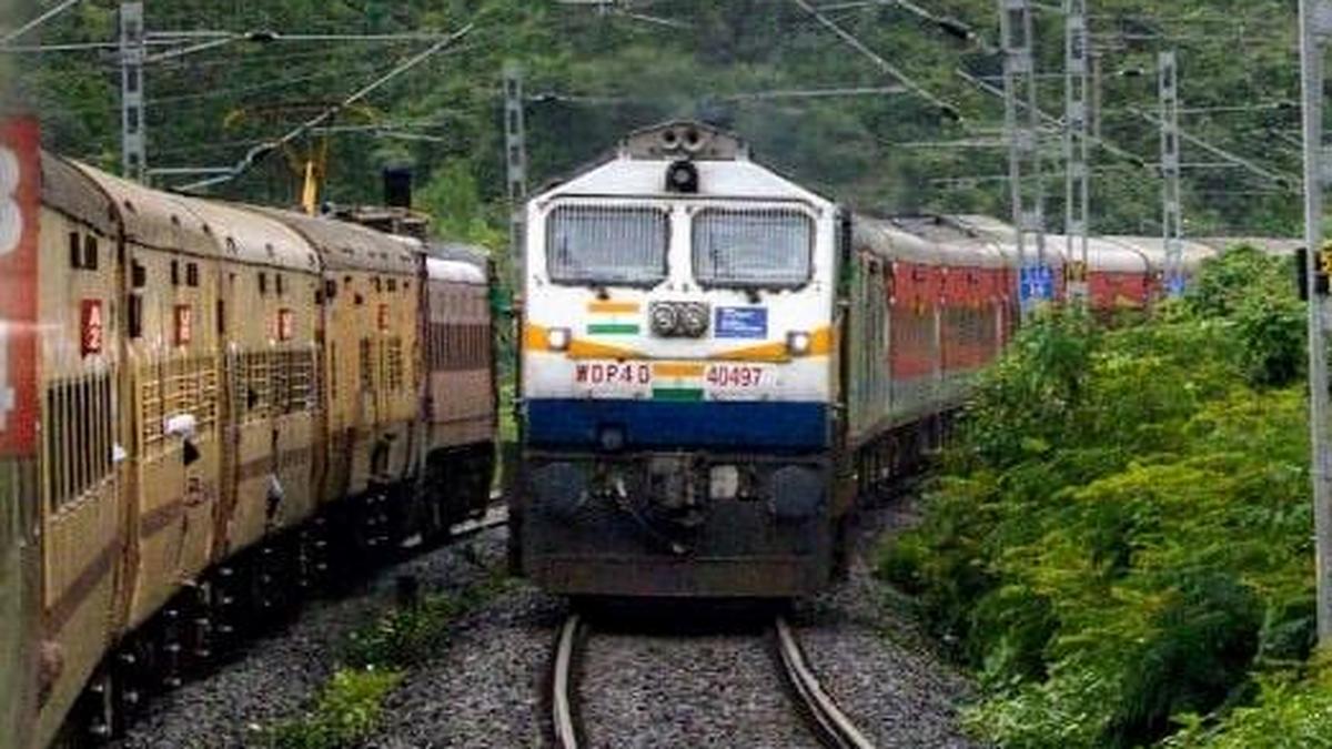 Two Arrested for Robbing Mobile Phone from Passenger in Shivamogga-yesvantpur Express