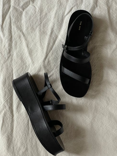 Style & Comfort Combined: the Best Flat Sandals for Women