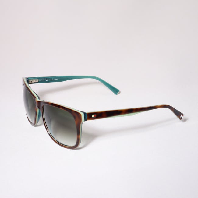 Lightweight Sunglasses for Women: Your Ultimate Comfort Guide