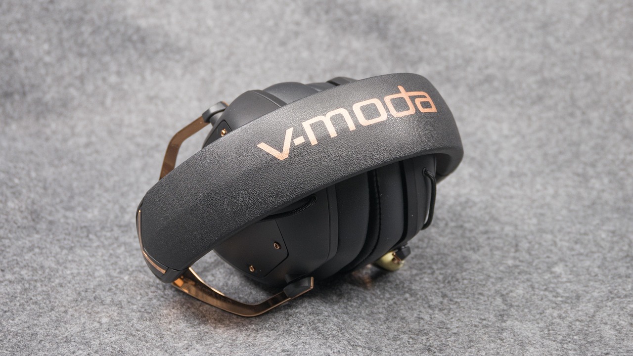 The Best Noise Cancelling Over Ear Headphones for Ultimate Focus