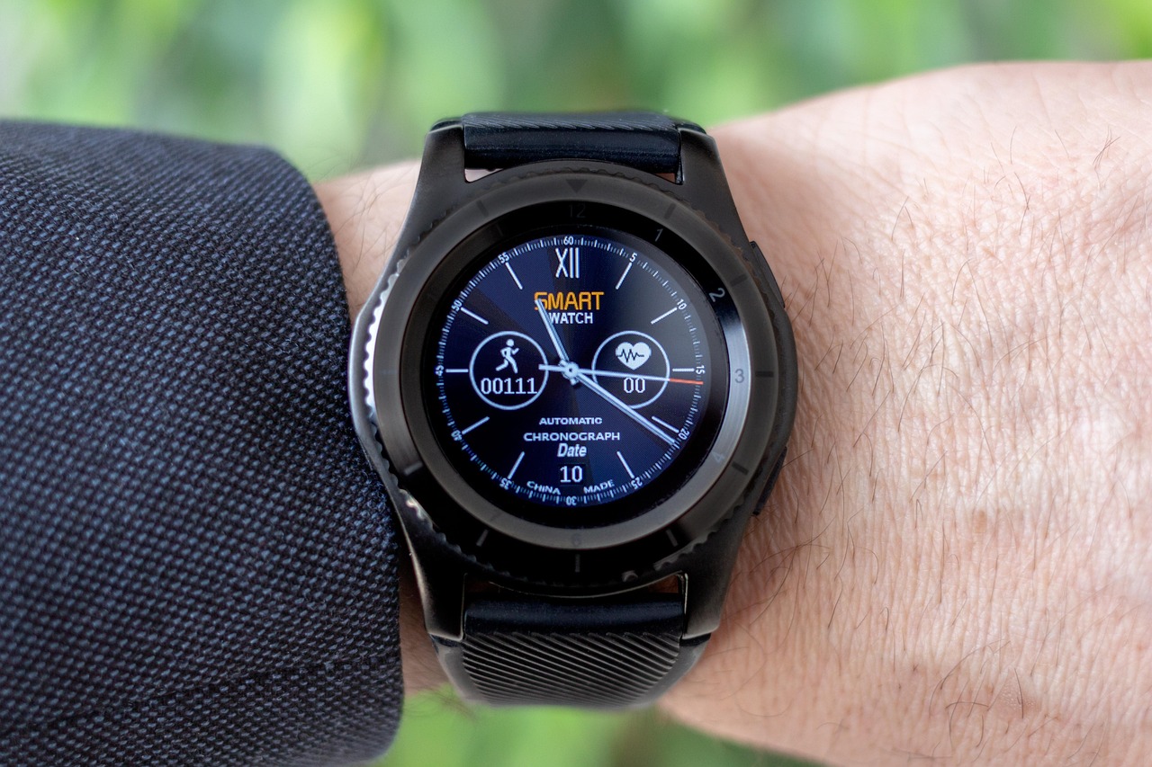 Smartwatch Heart Rate: What to Look For in a Device