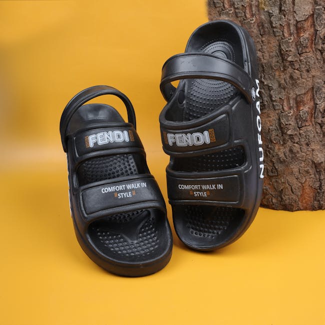 The Best Casual Sandals for Men: Comfort & Style