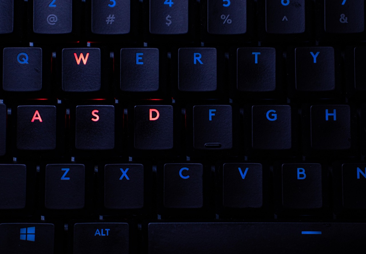 The Benefits of Mechanical Switches with RGB Lighting