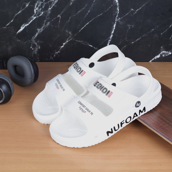 Men's Casual Sandals: Comfort, Durability, and Style