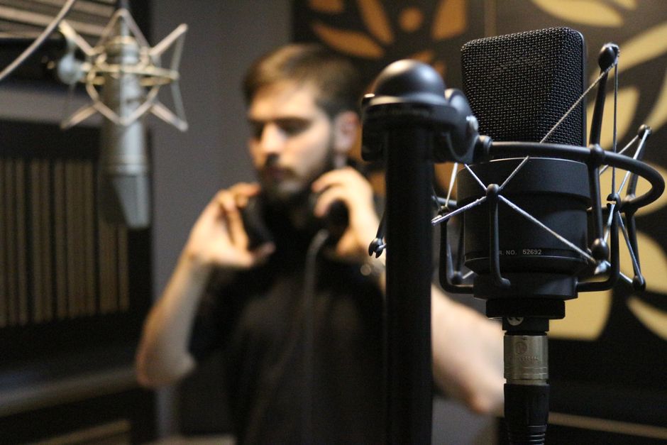 High-Fidelity Audio: Condenser Microphones for YouTube Vlogs