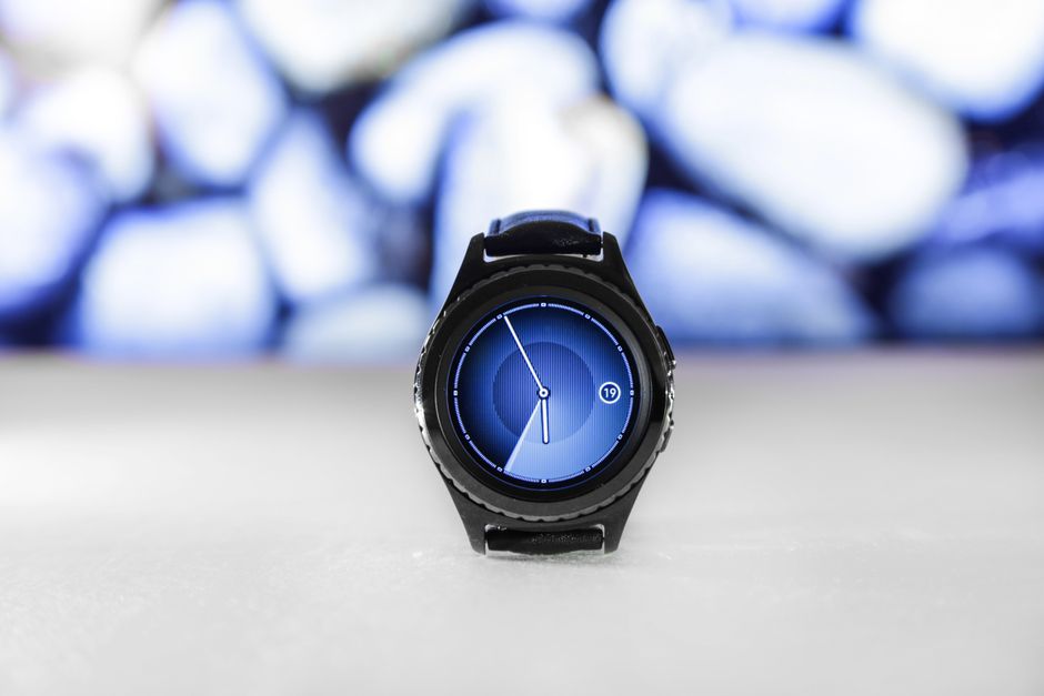 Your Next Smartwatch: Bluetooth Calling Under 2000 INR Guide