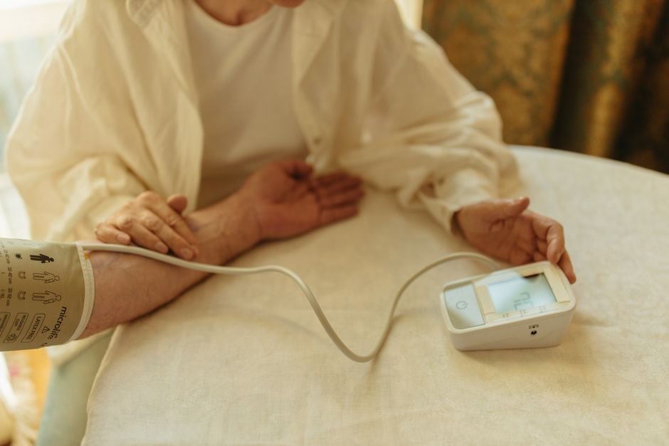 Are Smartwatches with Blood Pressure Monitors Reliable?
