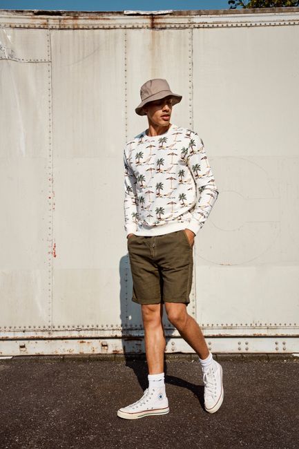 Smart & Casual: The Best Men's Shorts for a Sophisticated Summer