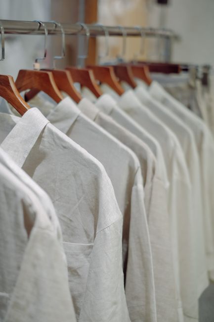 Summer Style Essential: The Ultimate Men's Linen Casual Shirt Guide