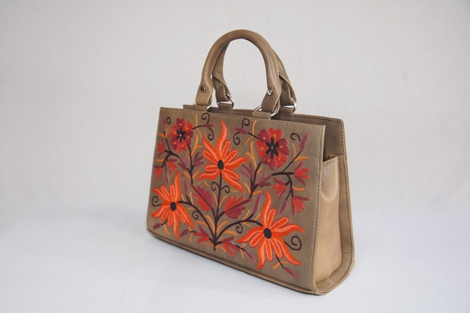 Vintage Handbags: Timeless Treasures for Your Collection