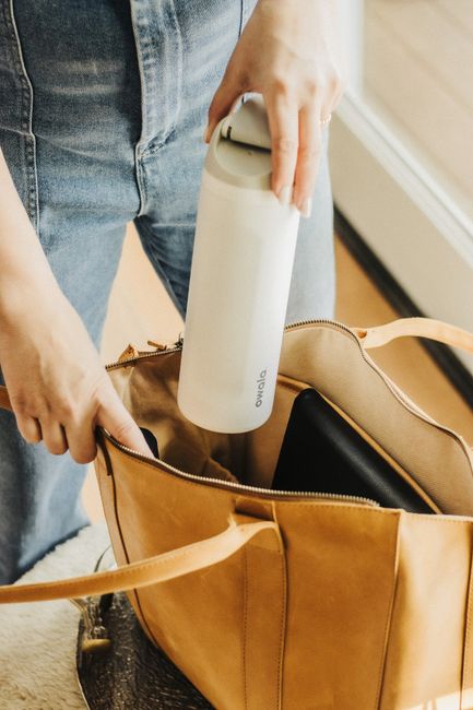 Effortless Elegance: Summer Tote Handbags for Stylish Journeys