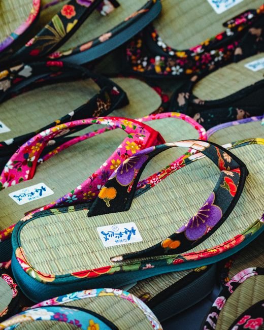 Walk in Comfort: Top Picks for Summer Flat Sandals