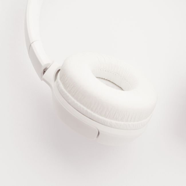 Affordable Wireless Headphones That Don't Compromise on Quality