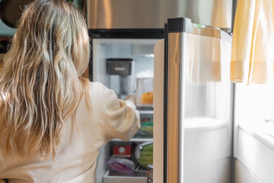 The Benefits of a Water and Ice Dispenser Refrigerator