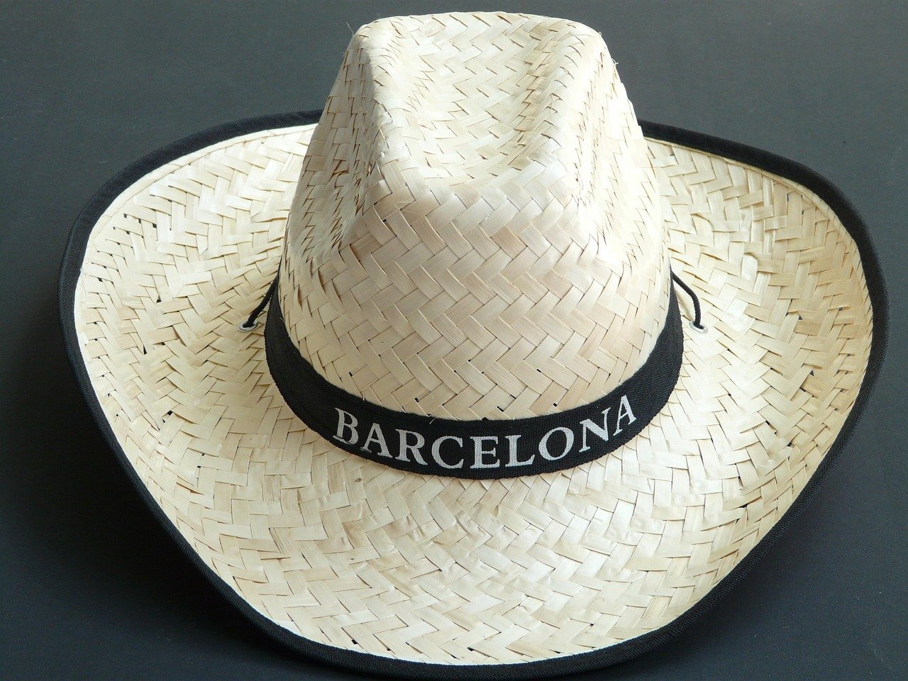 Shop the Best Wide Brim Sun Hats for Protection and Glamour