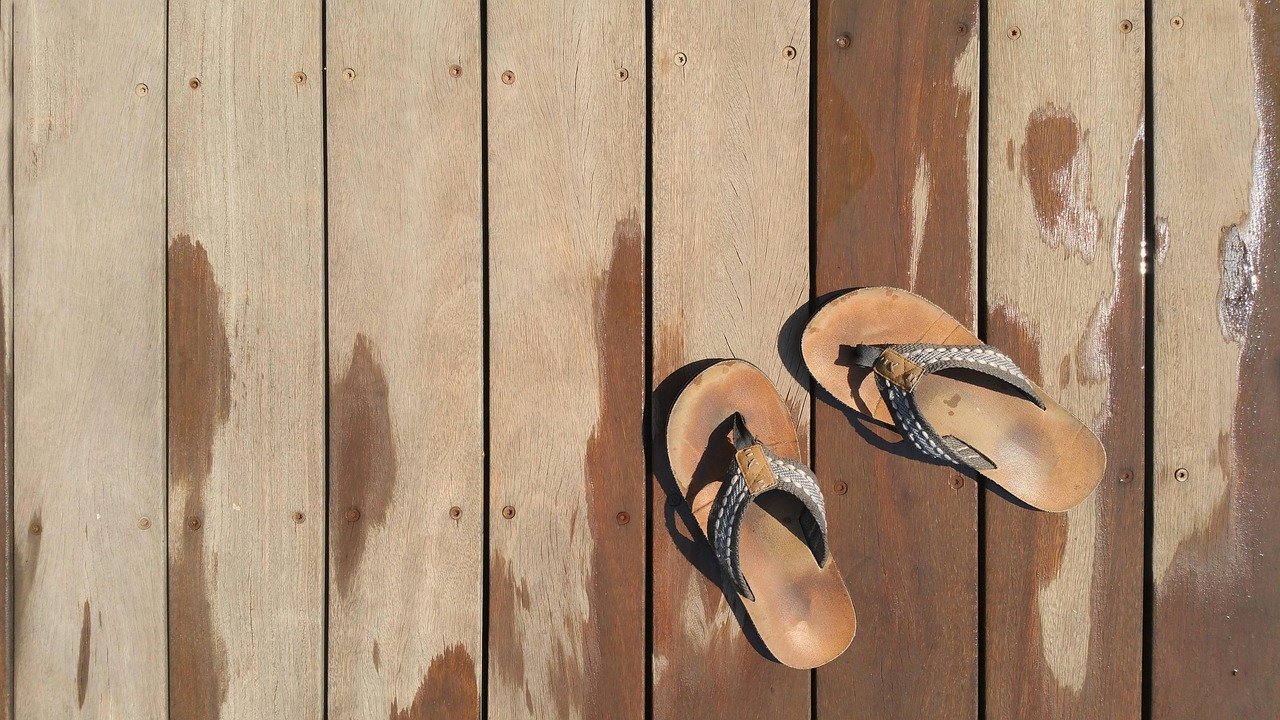 Your Go-To Summer Shoe: Why Flat Sandals Reign Supreme