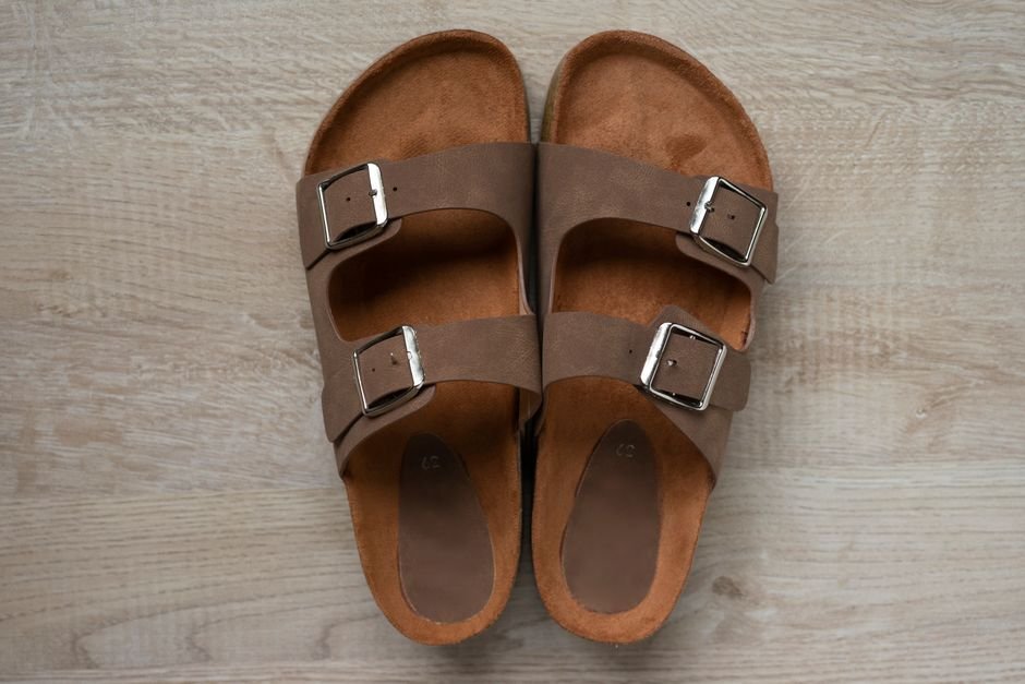 Men's Casual Sandals: Essential Footwear for the Modern Man