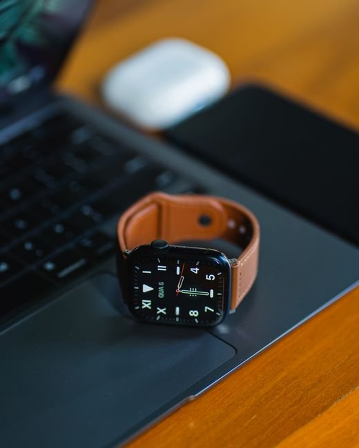 Affordable Smartwatch with Calling: Under ₹2000 Guide