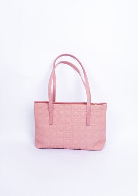 Effortless Travel Style: Chic Summer Tote Handbags for Every Destination