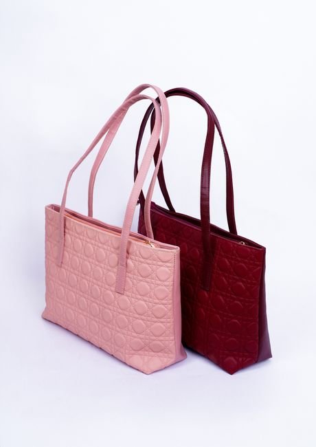 Carry Everything in Style: The Best Summer Travel Tote Bags