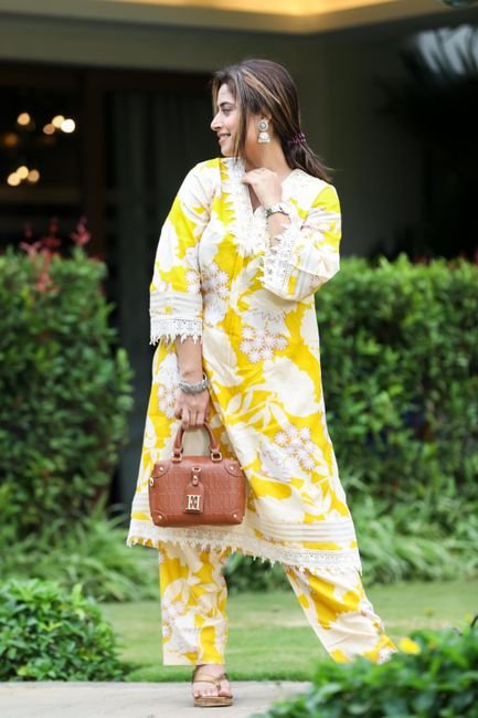 The Foundation of Your Daily Style: Breathable Cotton Kurtis