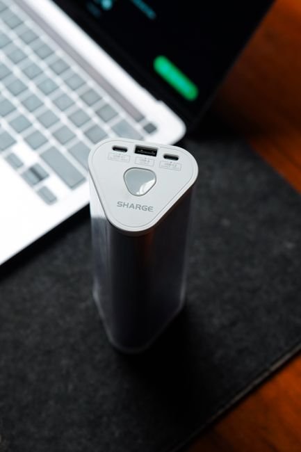 Choosing a Power Bank: Factors to Consider for Peak Performance