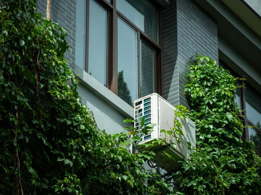 Top Benefits of Investing in an Energy-Efficient Inverter AC