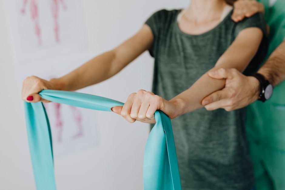 Best Fitness Bands for Women: Features Tailored to Your Needs
