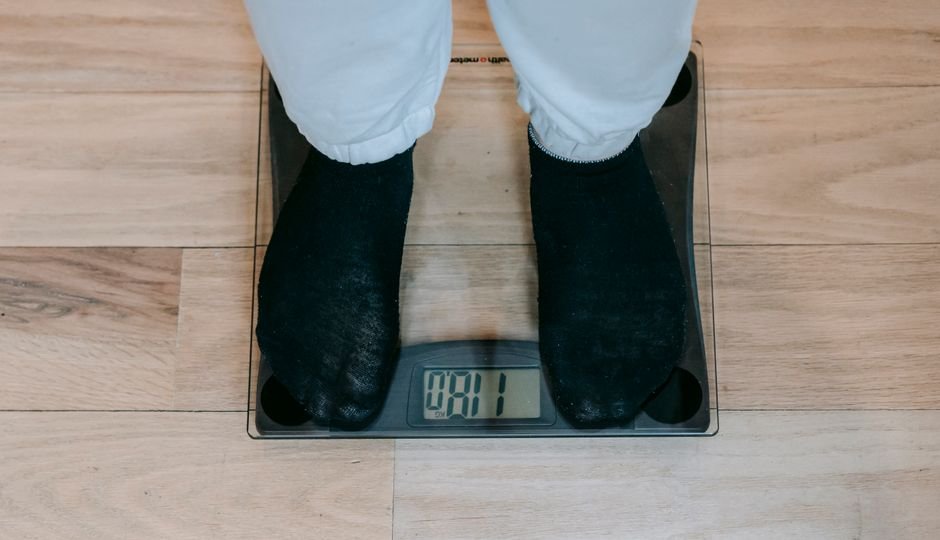 Lose Weight Smarter: Your Fitness Band's Role in Fat Loss