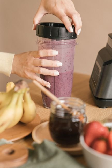 Top 750W 3 Jar Mixer Grinder for Healthy Smoothies & Shakes
