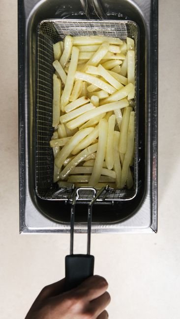 Compact Air Fryers: The Secret to Quick & Healthy Small Family Dinners
