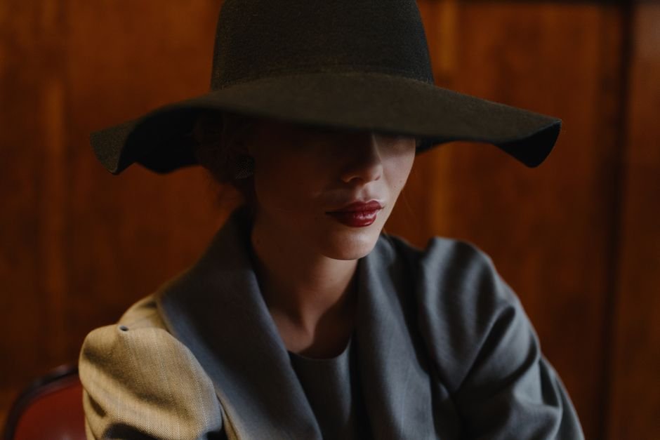 Wide Brim Sun Hats: Perfect for Garden Parties & Outdoor Events
