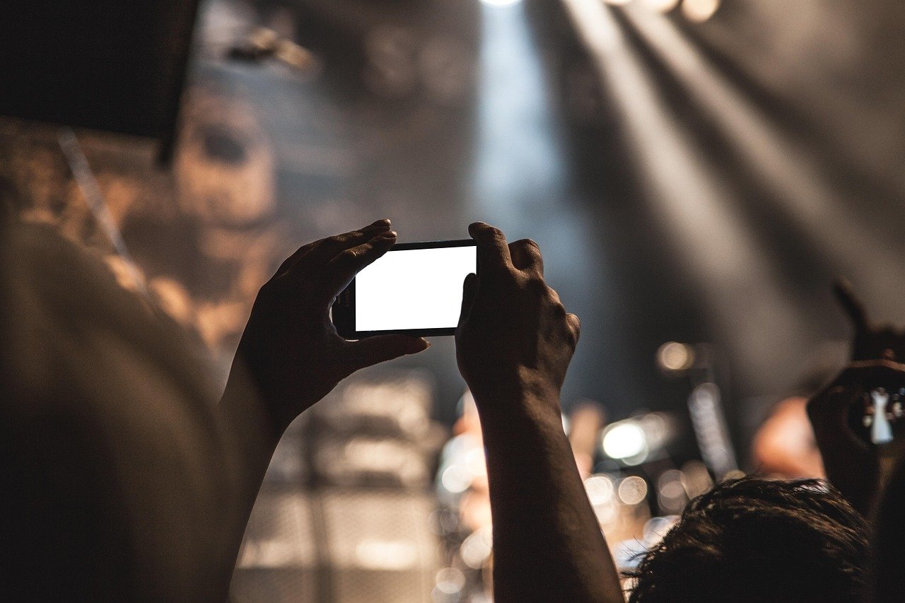 Upgrade Your Photos: Best Camera Phones Under 15000 Right Now