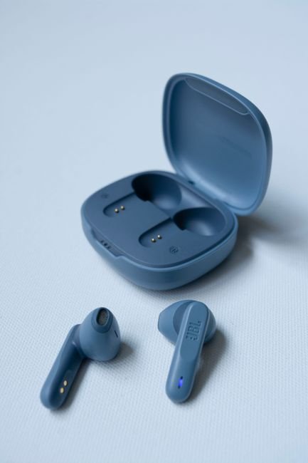 From Music to Calls: Bluetooth Earbuds with ANC for Every Need