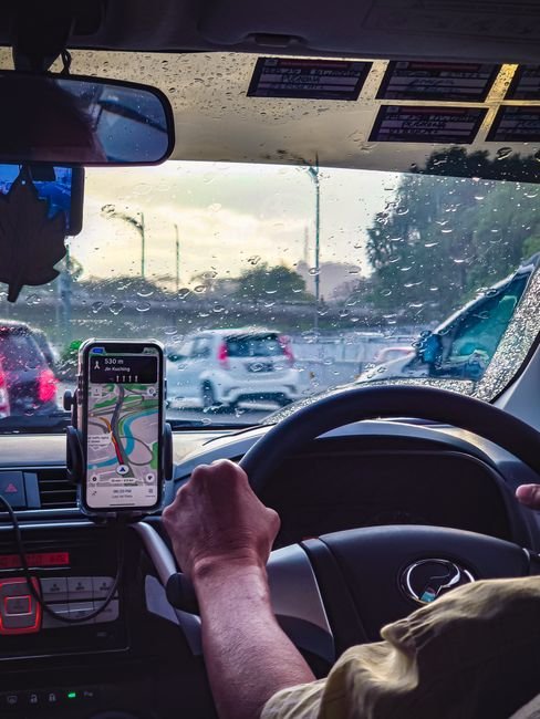 Secure Your GPS: Top Dashboard Phone Holders