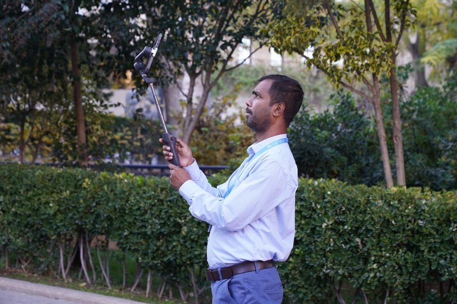 Go Pro with Your Selfies: Advanced Selfie Stick Features Explained