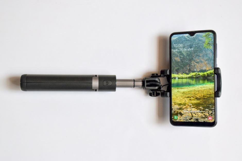 Best Selfie Sticks for iPhone: Enhance Your Mobile Photography