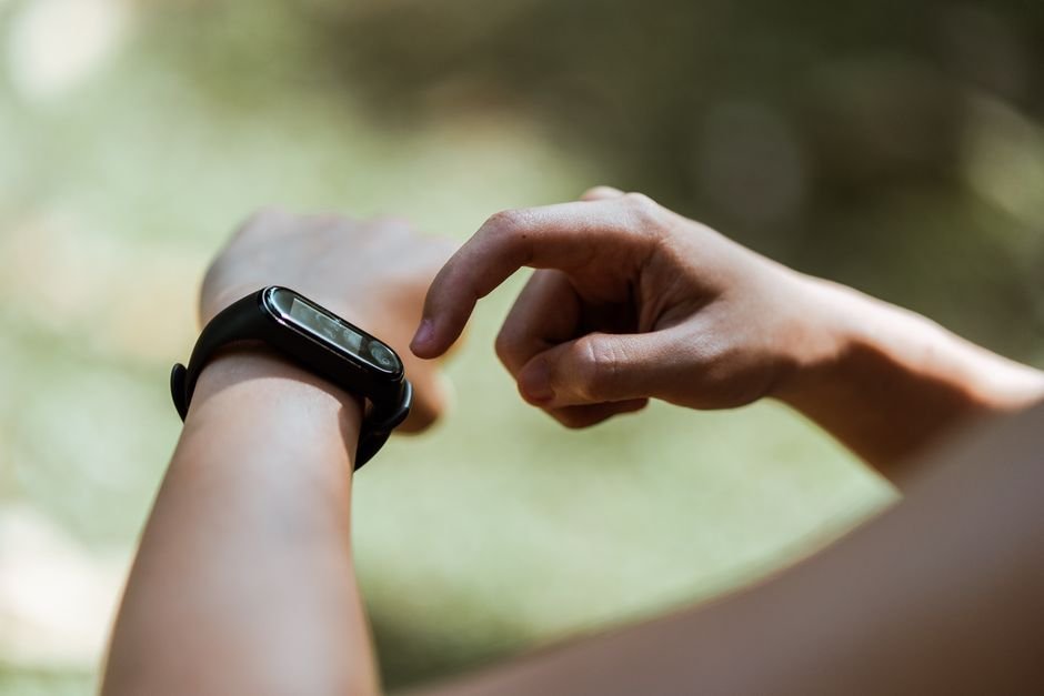 The Smart Band Advantage for a Fun & Fit Summer