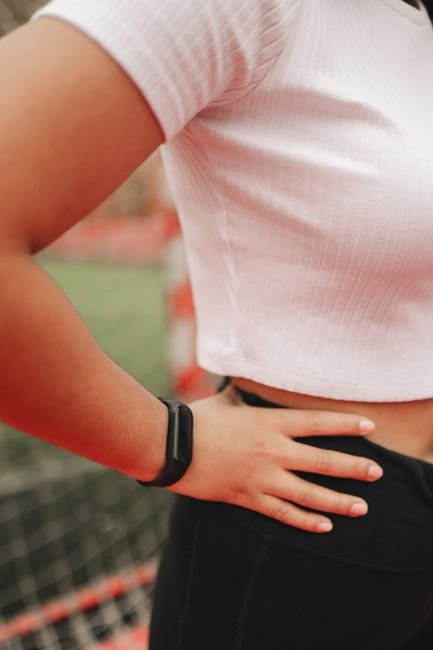 Slim & Stylish: The Ultimate Women's Fitness Smartwatch Guide