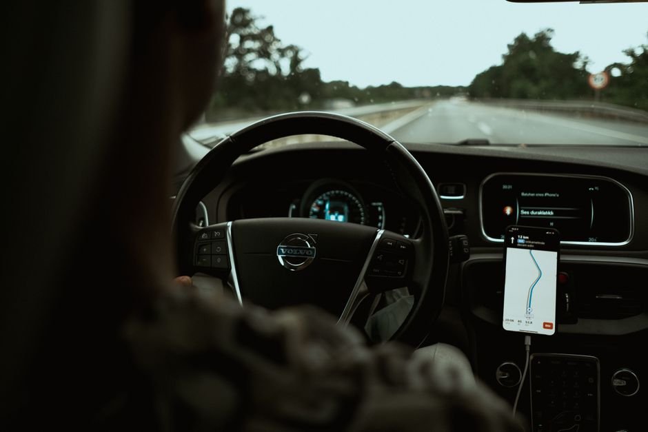 Navigate Safely: The Best Dashboard Phone Mounts