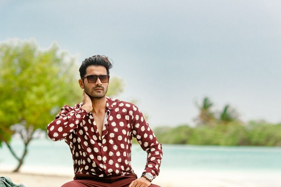 Elevate Your Summer Look: The Latest Men's Fashion