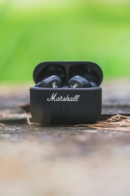 Noise Cancelling Earbuds: A Deep Dive into the Latest Tech