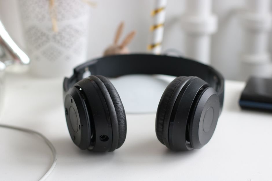 Deep Dive: Sony Noise Cancelling Headphone Technology